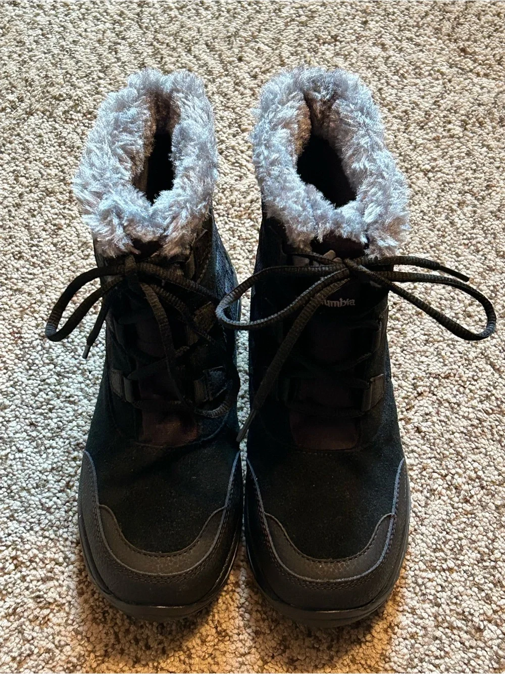 Columbia **never worn**